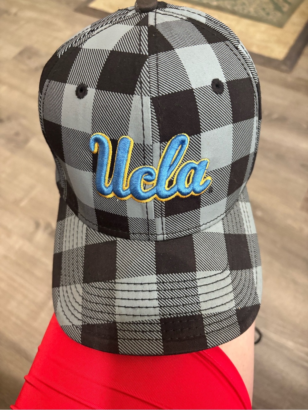 New Era 39Thirty UCLA ball cap size L/XL